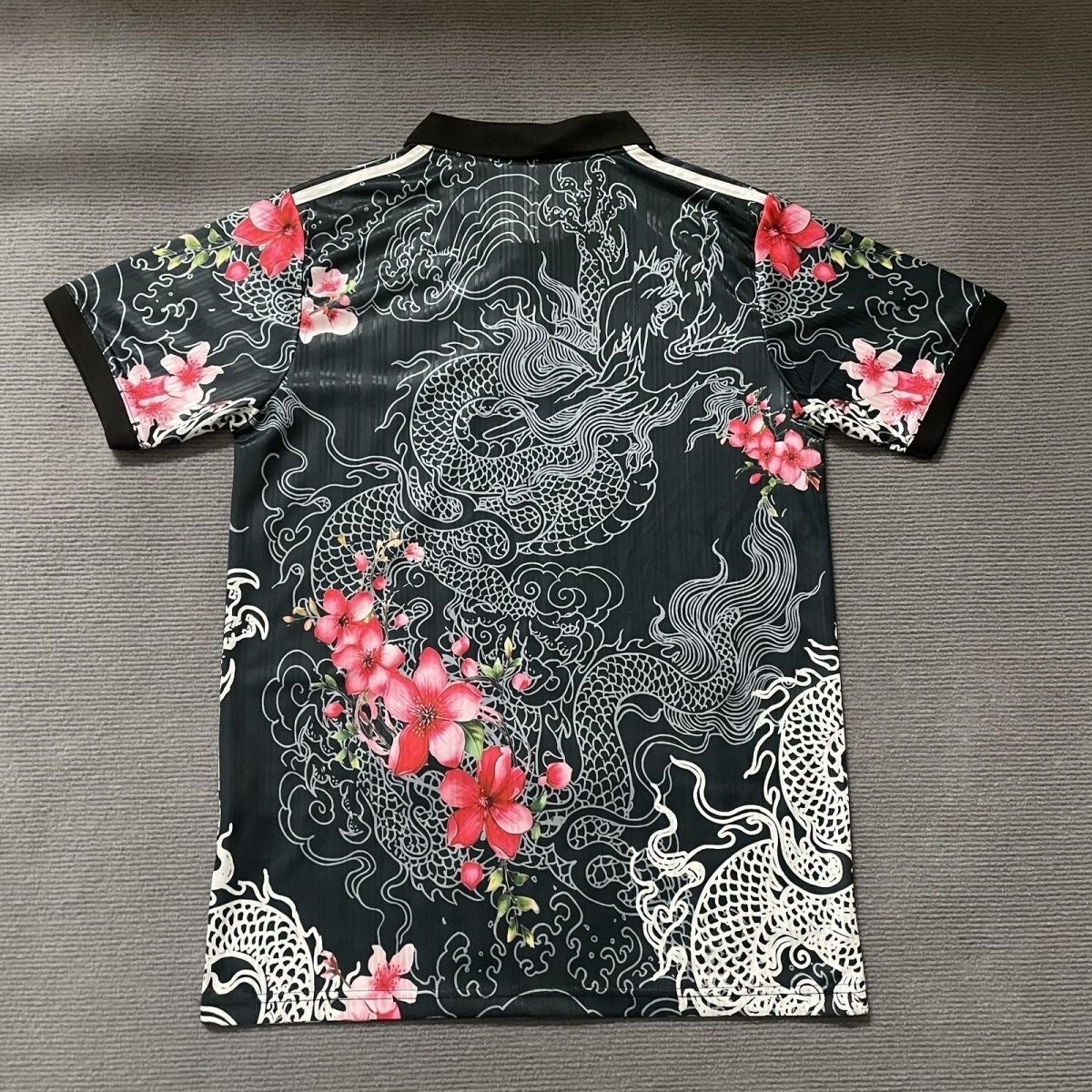 Maillot Real Madrid Édition Spéciale Dragon & Fleur — Noir