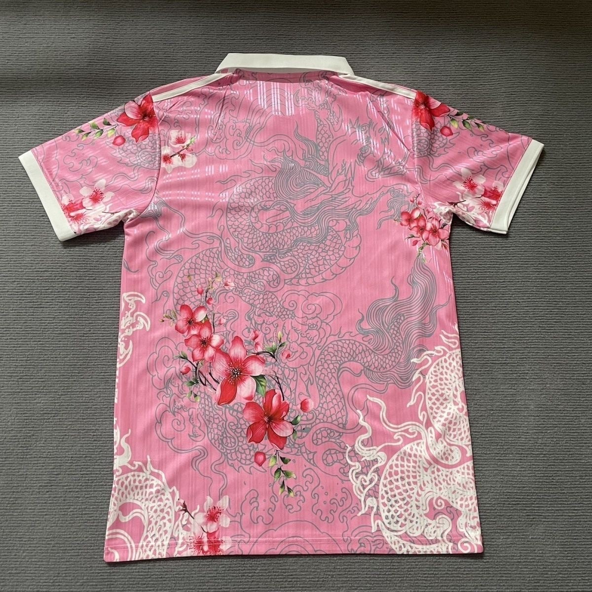 Maillot Real Madrid Édition Spéciale Dragon & Fleur — Rose
