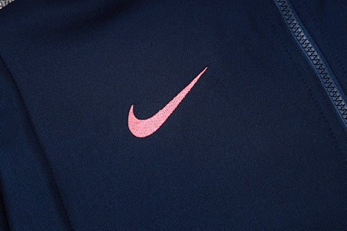 Ensemble à capuche Barcelone 2026